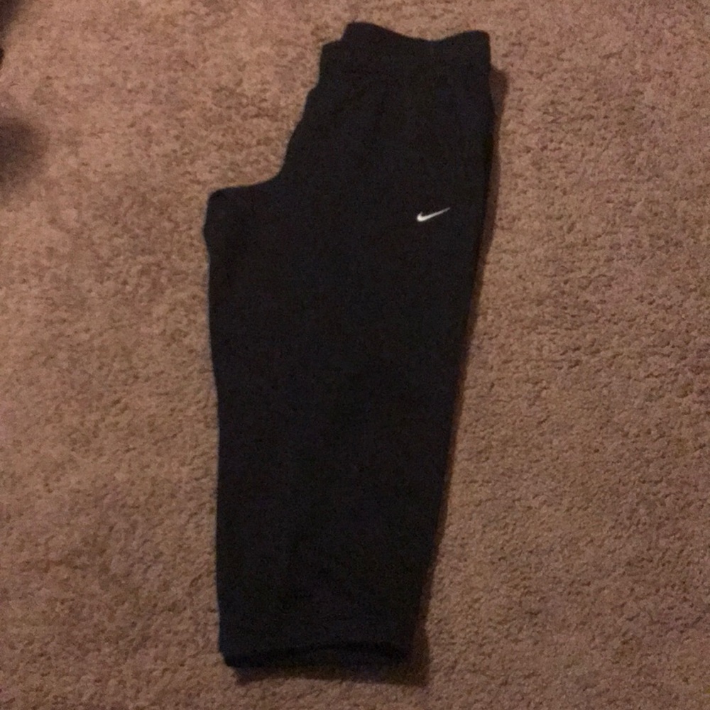 Nike Capris - Picture 2 of 5